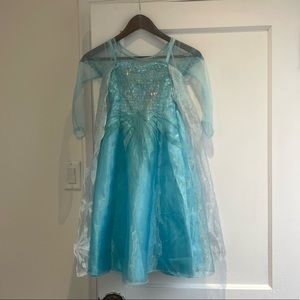 Stunning ⭐️ Disney Elsa Costume, size 5/6T